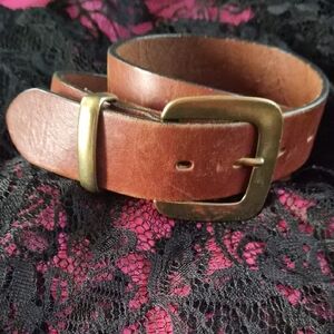 Gap Brown Leather Belt with Solid Brass Buckle Size 28. 33" Long With Out Buckle